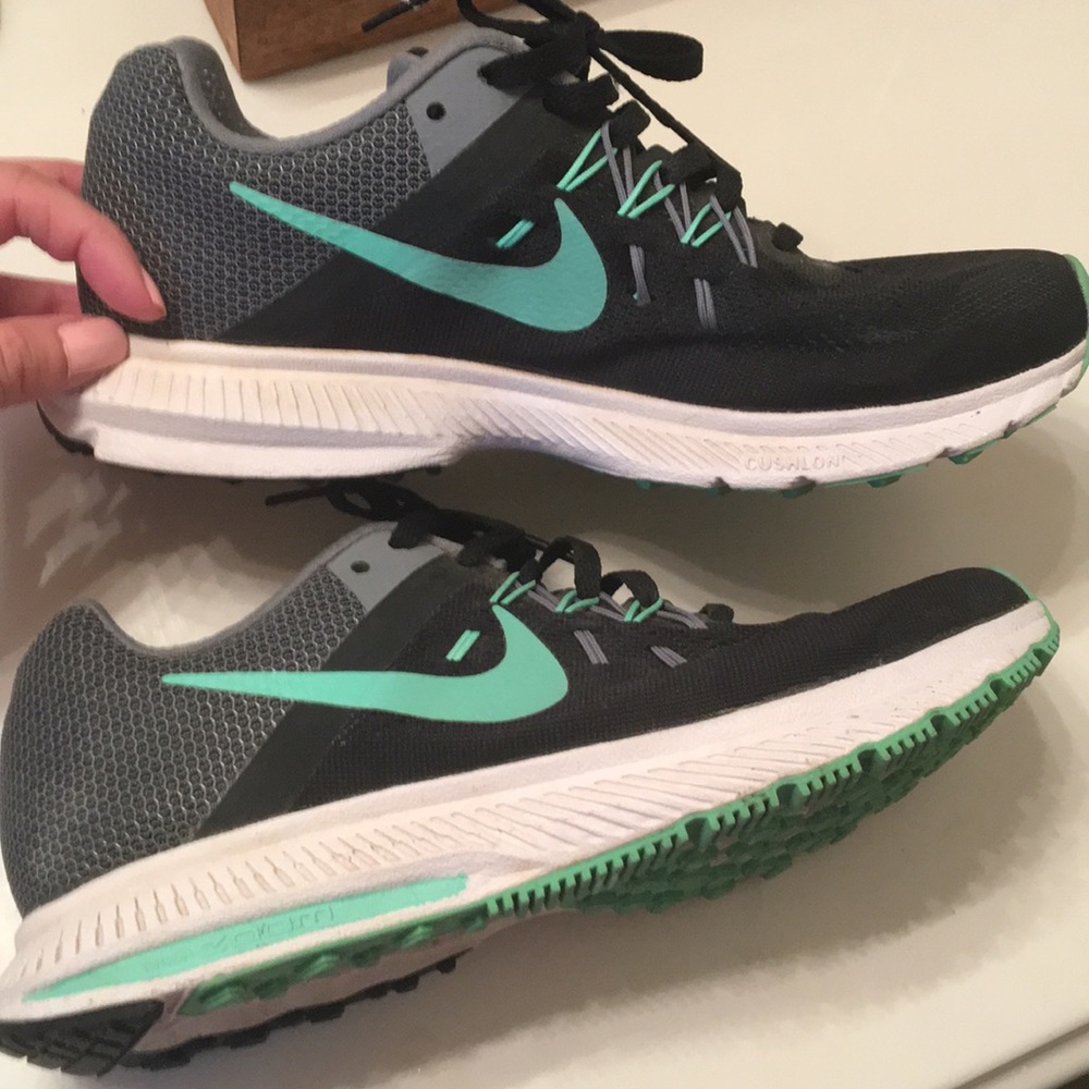 Nike Zoom Winflo 2 black and mint color